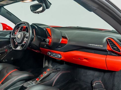Used 2018 Ferrari 488 GTB RWD image 29