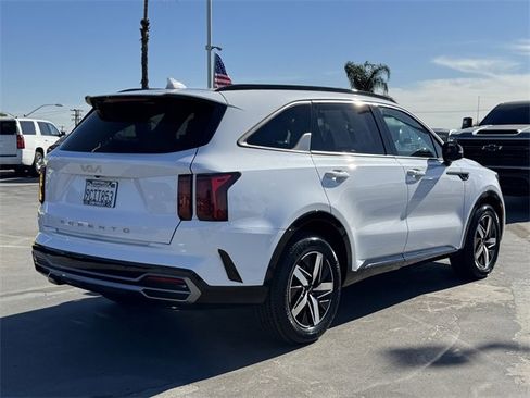 Used 2022 Kia Sorento S w/ Panoramic Sunroof Package image 5