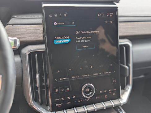 Used 2024 GMC Acadia Denali FWD image 31