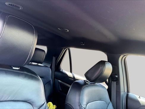 Used 2018 Ford Explorer XLT w/ Equipment Group 202A FWD image 15