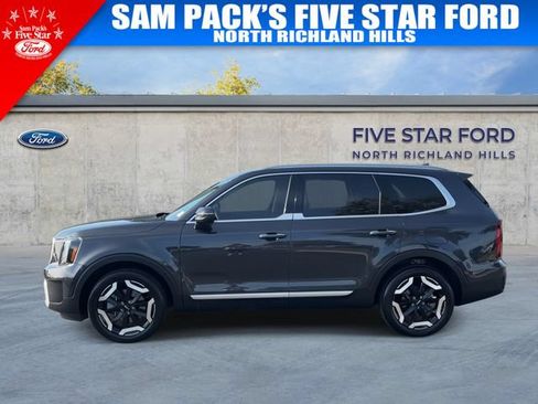Used 2025 Kia Telluride S FWD image 6