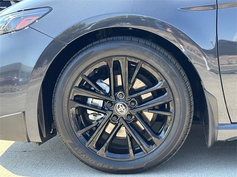 Certified 2025 Toyota Camry SE w/ Convenience Package image 8