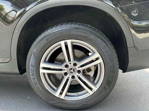 Used 2020 Mercedes-Benz GLC 300 4MATIC w/ Premium Package image 69