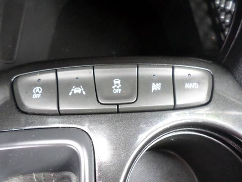 Used 2022 Chevrolet TrailBlazer LT w/ LPO, Blackout Package AWD/4WD image 12