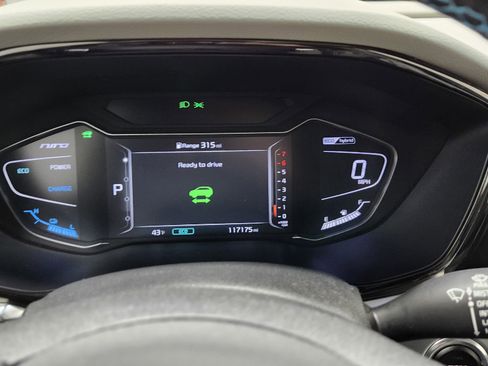 Used 2020 Kia Niro Touring image 26