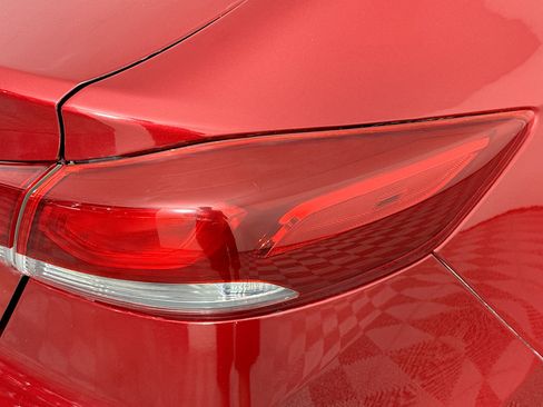 Used 2018 Hyundai Elantra SEL image 32