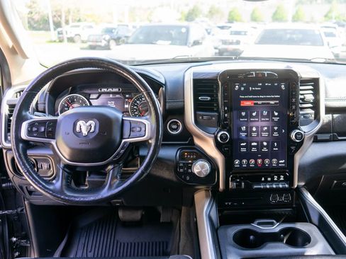 Used 2019 RAM 1500 Laramie AWD/4WD image 13