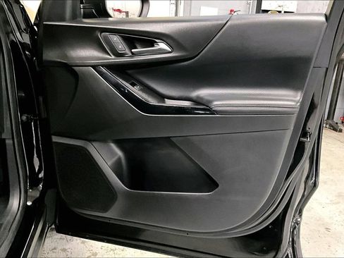 Used 2025 Chevrolet Equinox LT w/ Convenience Package II image 27