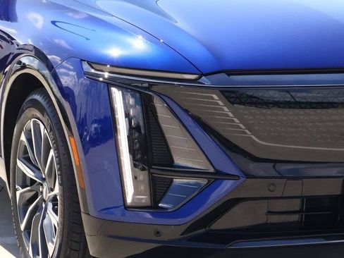 Used 2026 Cadillac Lyriq Premium Sport w/ LPO, Floor Liner Package RWD image 9
