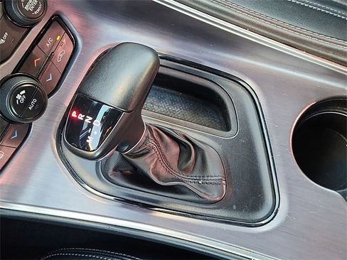 Used 2015 Dodge Challenger SXT w/ Driver Convenience Group image 14