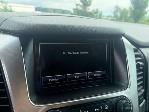 Used 2015 Chevrolet Suburban LT AWD/4WD image 15