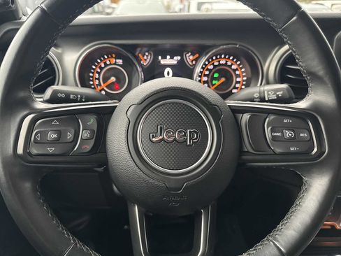 Used 2022 Jeep Gladiator Willys image 25