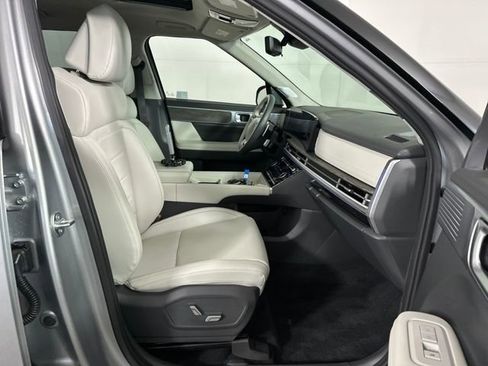 Used 2024 Hyundai Santa Fe Calligraphy image 28