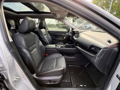 Used 2023 Nissan Rogue Platinum w/ Platinum Premium Package AWD/4WD image 12