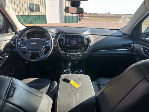Used 2021 Chevrolet Traverse LT w/ LT Premium Package AWD/4WD image 26