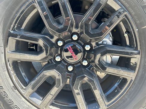 Used 2025 GMC Sierra 1500 Elevation w/ Elevation Premium Package image 14