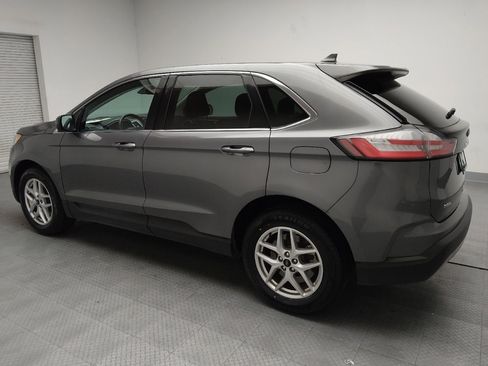 Used 2023 Ford Edge SEL image 3
