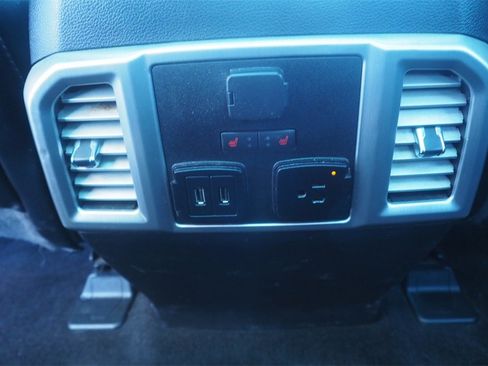 Used 2018 Ford F150 Platinum w/ Equipment Group 701A Luxury image 19