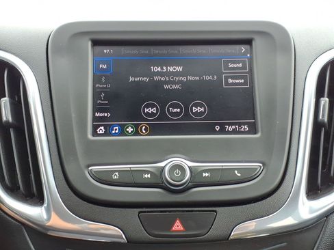 Used 2020 Chevrolet Equinox LT w/ Driver Convenience Package AWD/4WD image 17