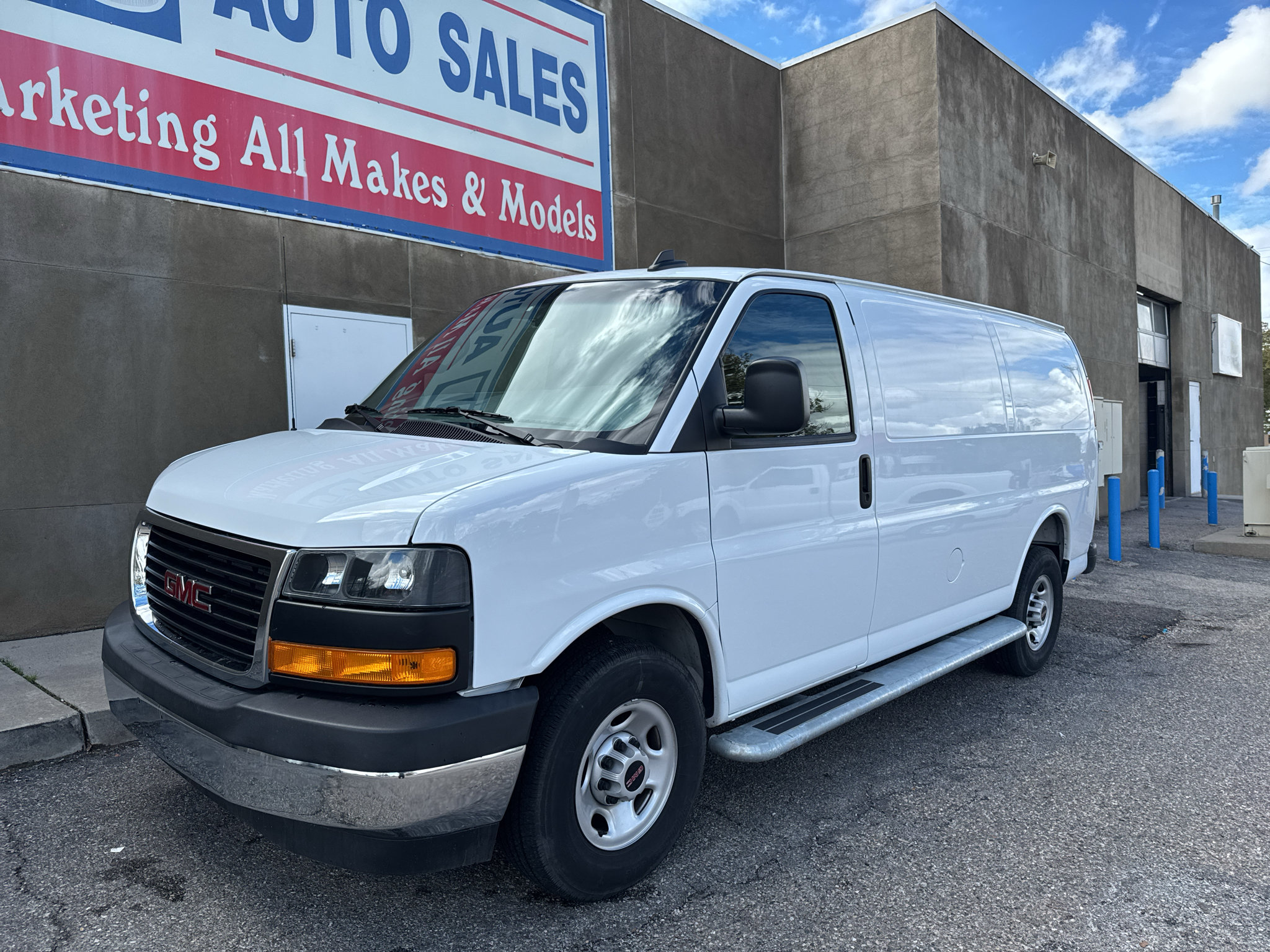 Used 2025 GMC Savana 2500 w/ Driver Convenience Package RWD image 38