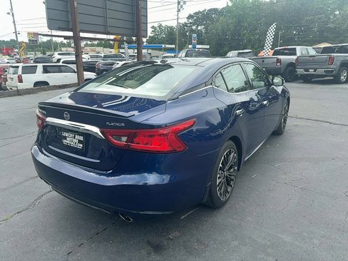 Used 2017 Nissan Maxima Platinum w/ Medallion Package FWD image 5