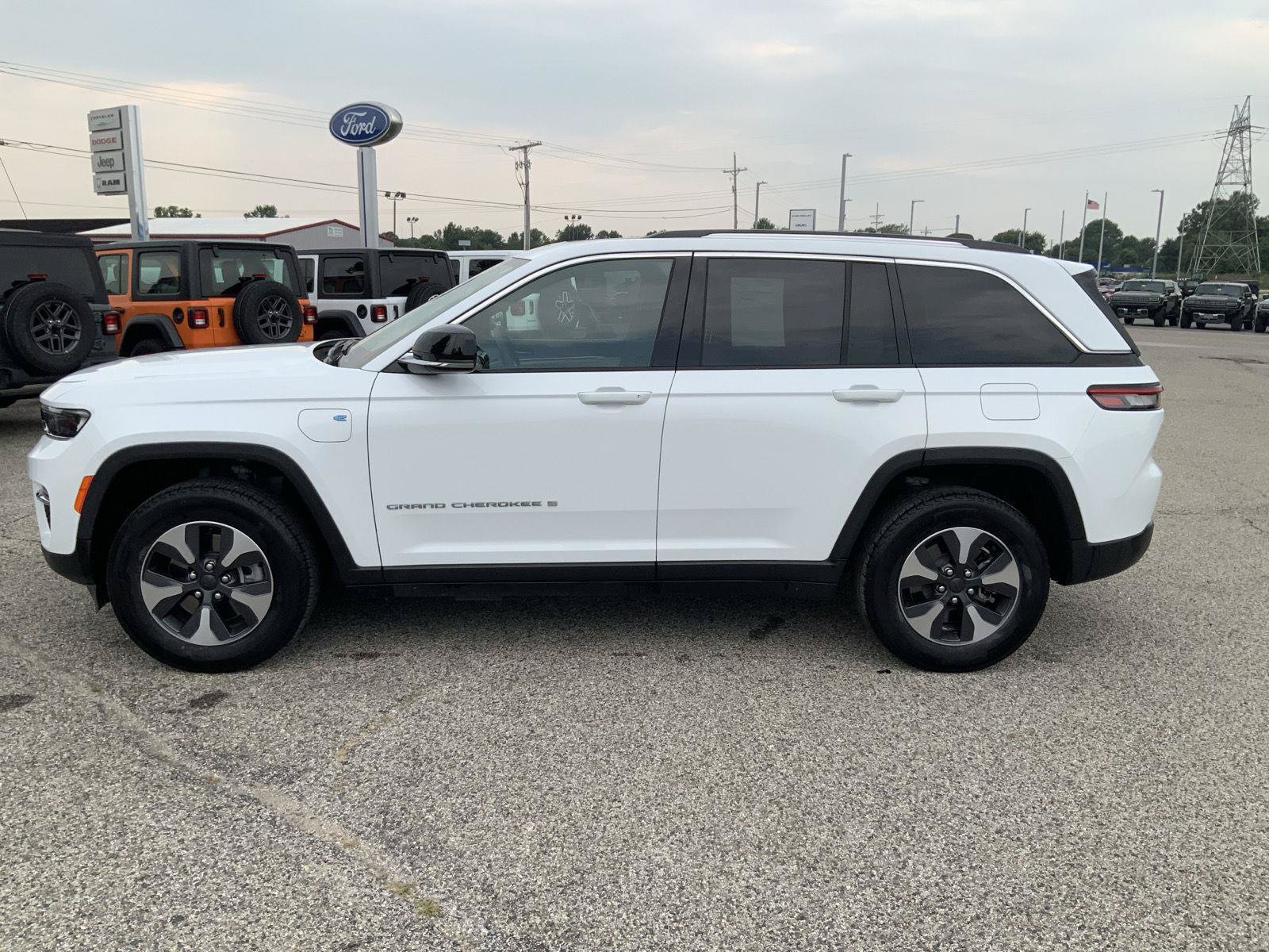 Used 2022 Jeep Grand Cherokee Limited 4xe AWD/4WD image 8