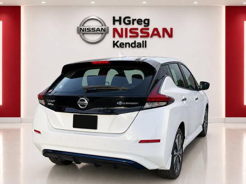 Used 2022 Nissan Leaf S FWD image 3