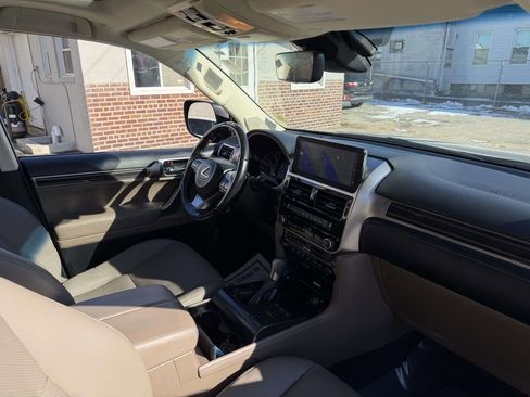 Used 2023 Lexus GX 460 Premium image 10