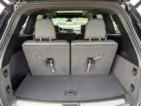 Used 2025 Cadillac XT6 Luxury FWD image 35
