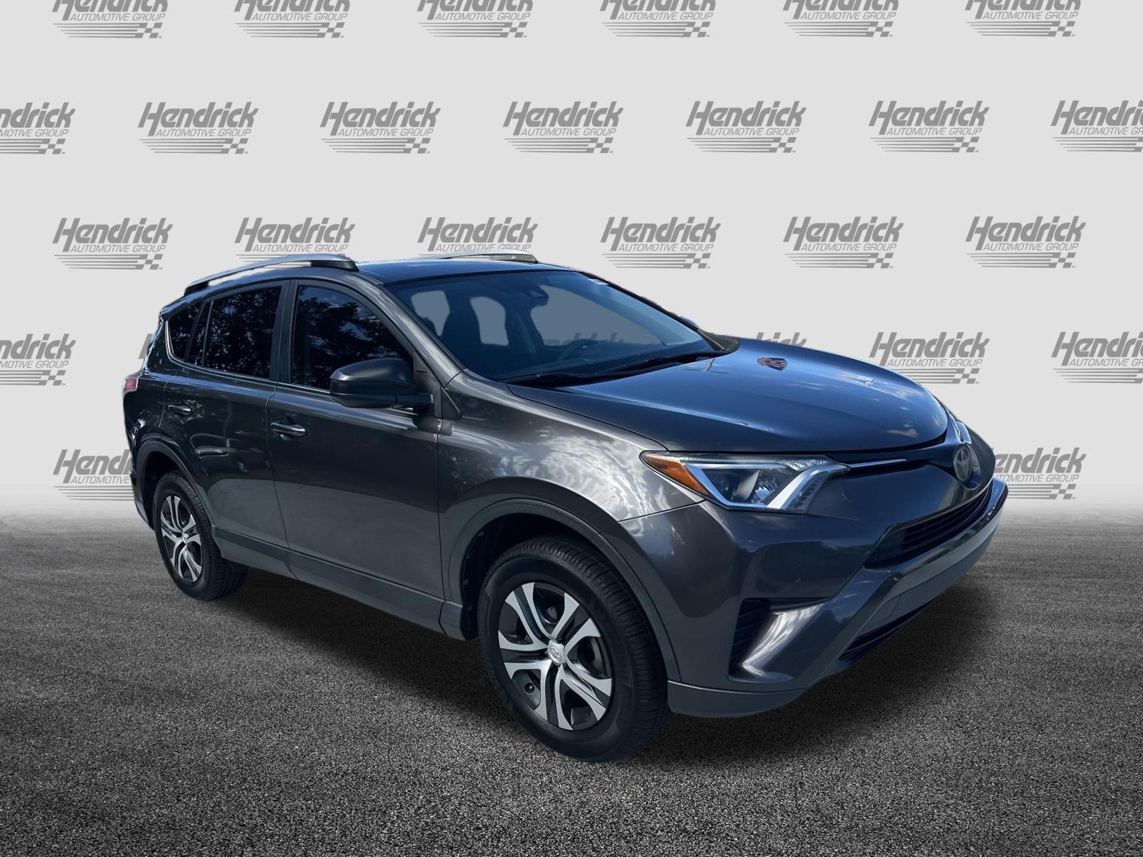 Used 2017 Toyota RAV4 LE FWD image 2