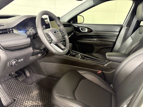 New 2026 Jeep Compass Latitude w/ Sun and Sound Group AWD/4WD image 21