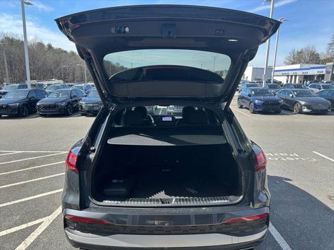 Certified 2025 Audi Q5 Premium w/ Convenience Package AWD/4WD image 18