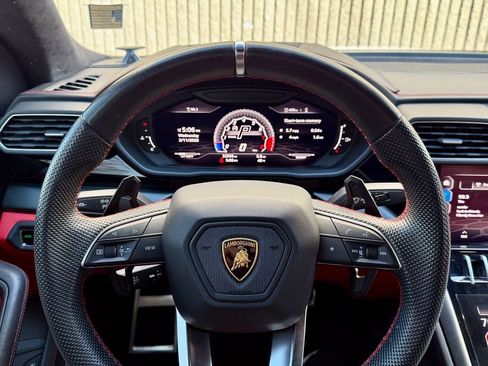 Used 2021 Lamborghini Urus AWD/4WD image 29
