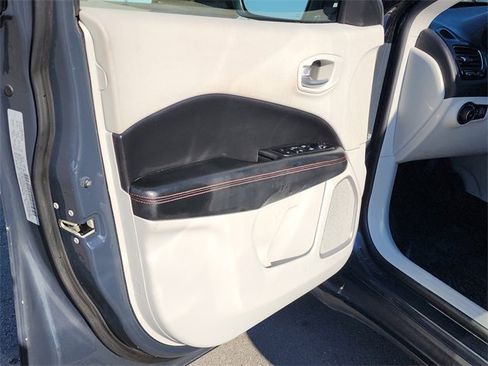 Used 2018 Jeep Compass Limited w/ Navigation Group image 11