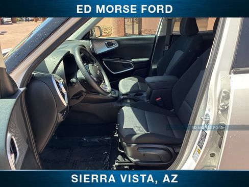 Used 2025 Kia Soul LX FWD image 19