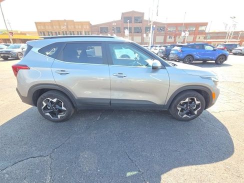 Used 2024 Kia Seltos EX AWD/4WD image 8