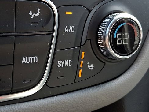 Used 2022 Chevrolet Equinox LT image 25