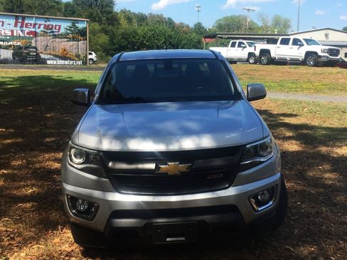 Used 2017 Chevrolet Colorado Z71 AWD/4WD image 8