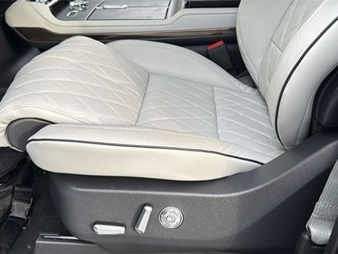 New 2026 Lincoln Navigator L Black Label image 20