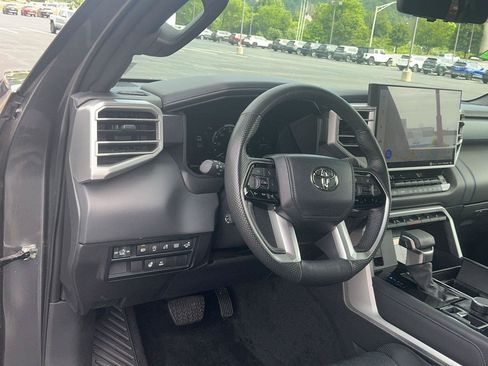 Used 2024 Toyota Tundra Platinum AWD/4WD image 16