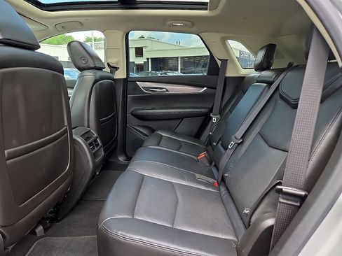 Used 2019 Cadillac XT5 Luxury AWD/4WD image 11