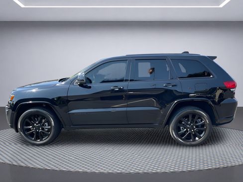 Used 2021 Jeep Grand Cherokee Laredo X AWD/4WD image 3