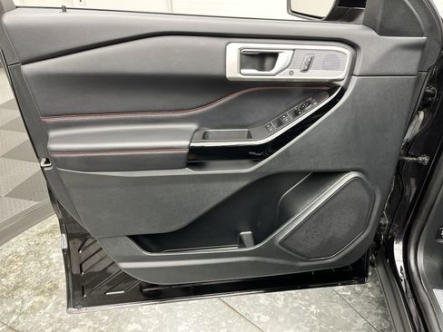 Certified 2023 Ford Explorer ST-Line w/ Class IV Trailer Tow Package image 9