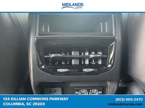 Used 2023 Jeep Grand Cherokee Altitude RWD image 11