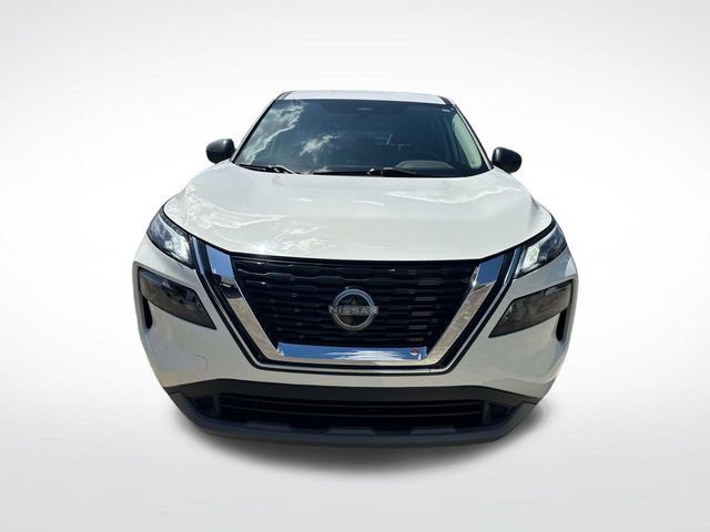 Used 2023 Nissan Rogue S AWD/4WD image 2