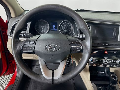 Used 2020 Hyundai Elantra SE image 12