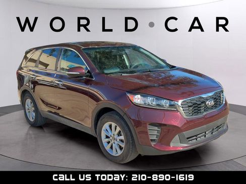 Used 2019 Kia Sorento LX w/ 3rd Row, Keyless Entry, image 1