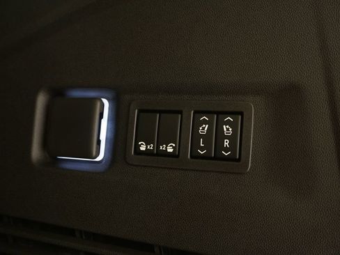 New 2026 Chevrolet Suburban High Country AWD/4WD image 31