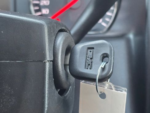 Used 2018 GMC Sierra 1500 2WD Regular Cab image 35