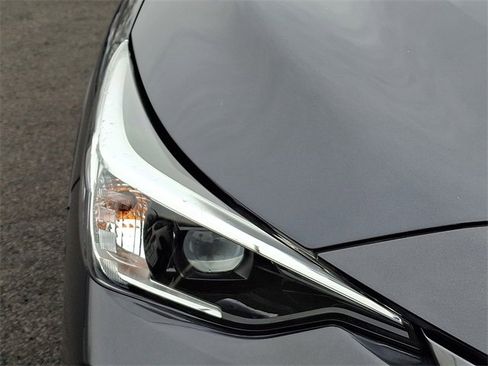 Used 2024 Subaru Crosstrek 2.0i Premium image 10